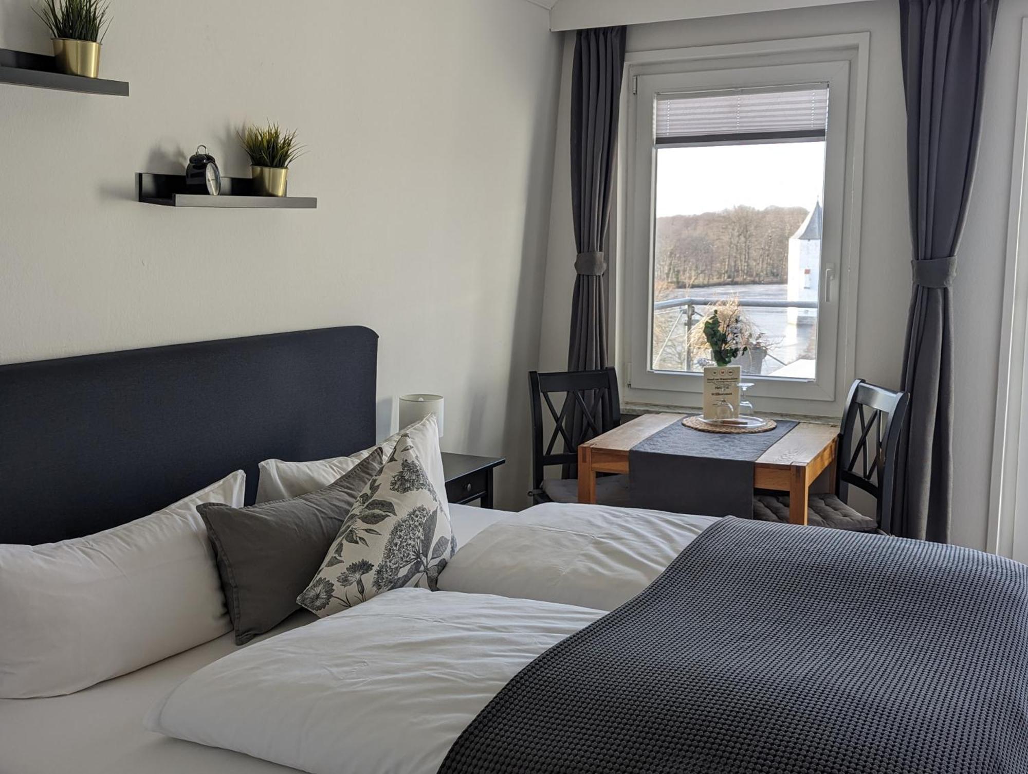 Hotel Am Wasserschloss Glücksburg Екстериор снимка