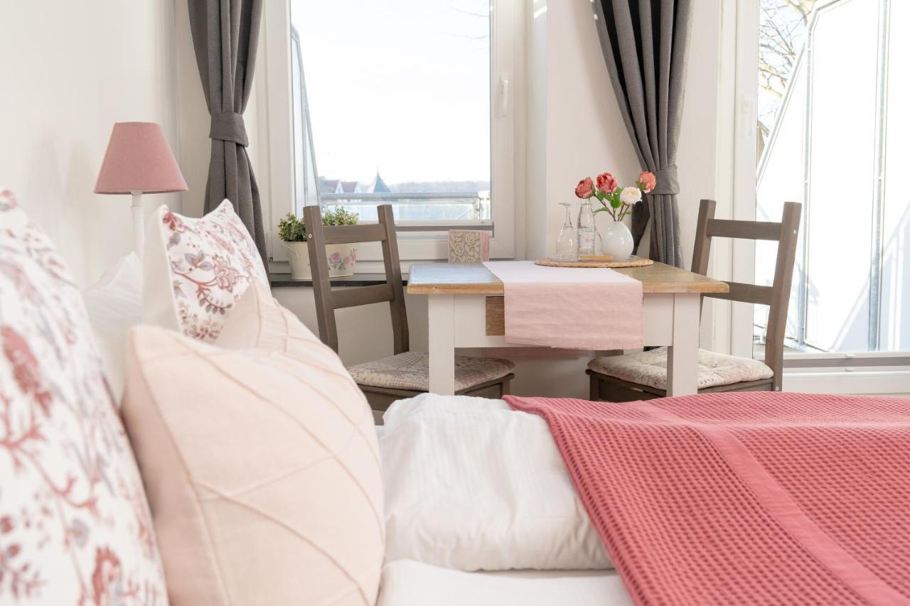 Hotel Am Wasserschloss Glücksburg Екстериор снимка
